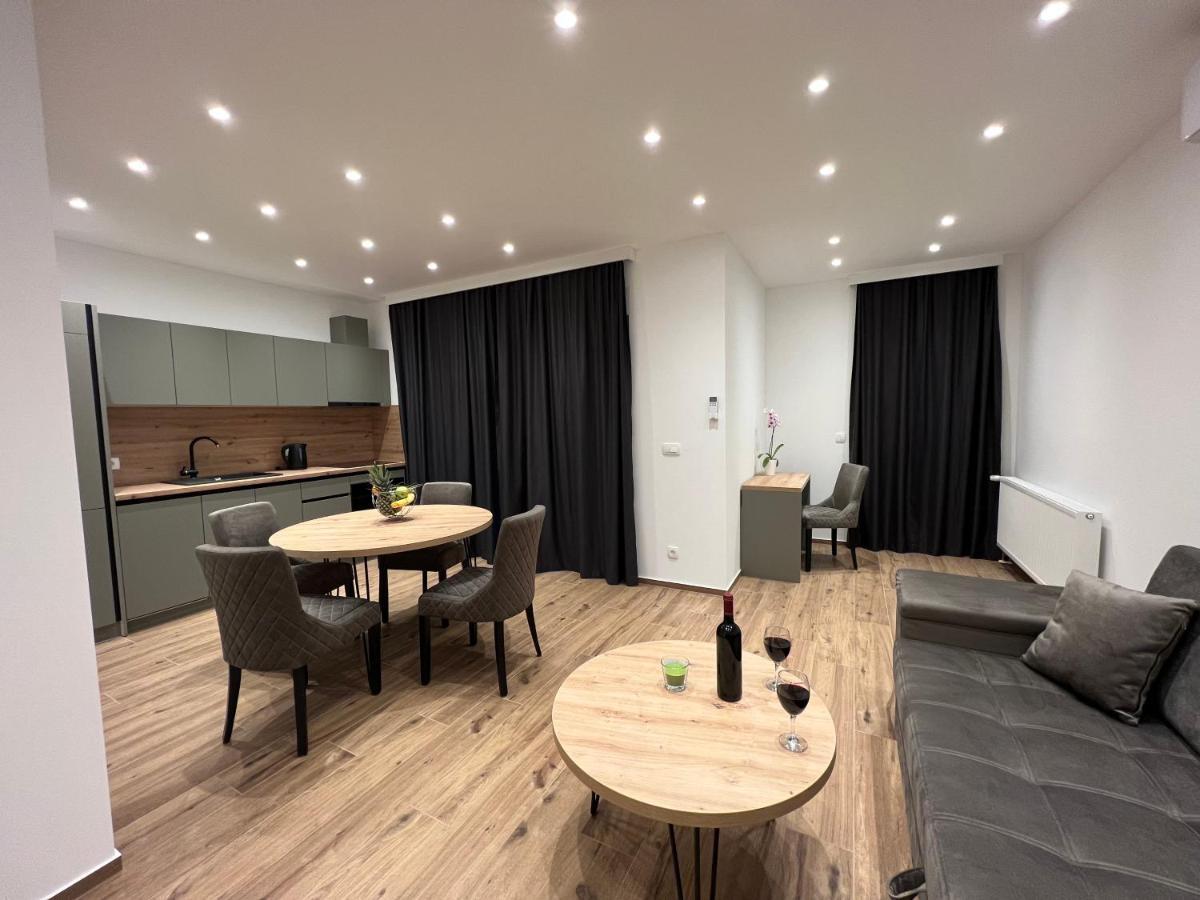 Vila Zrina - Apartmani Trogir Exteriör bild