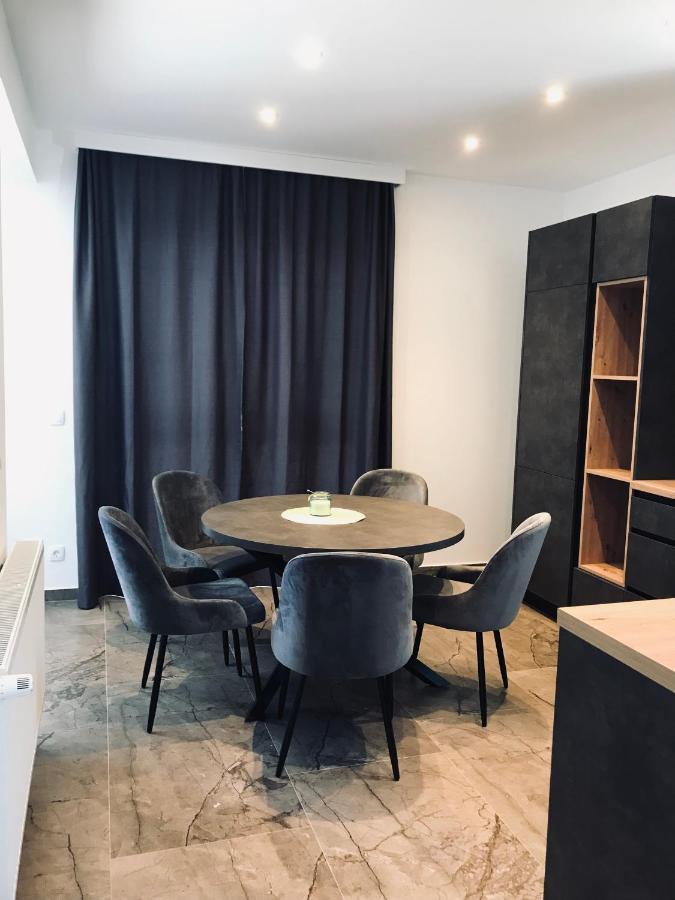 Vila Zrina - Apartmani Trogir Exteriör bild