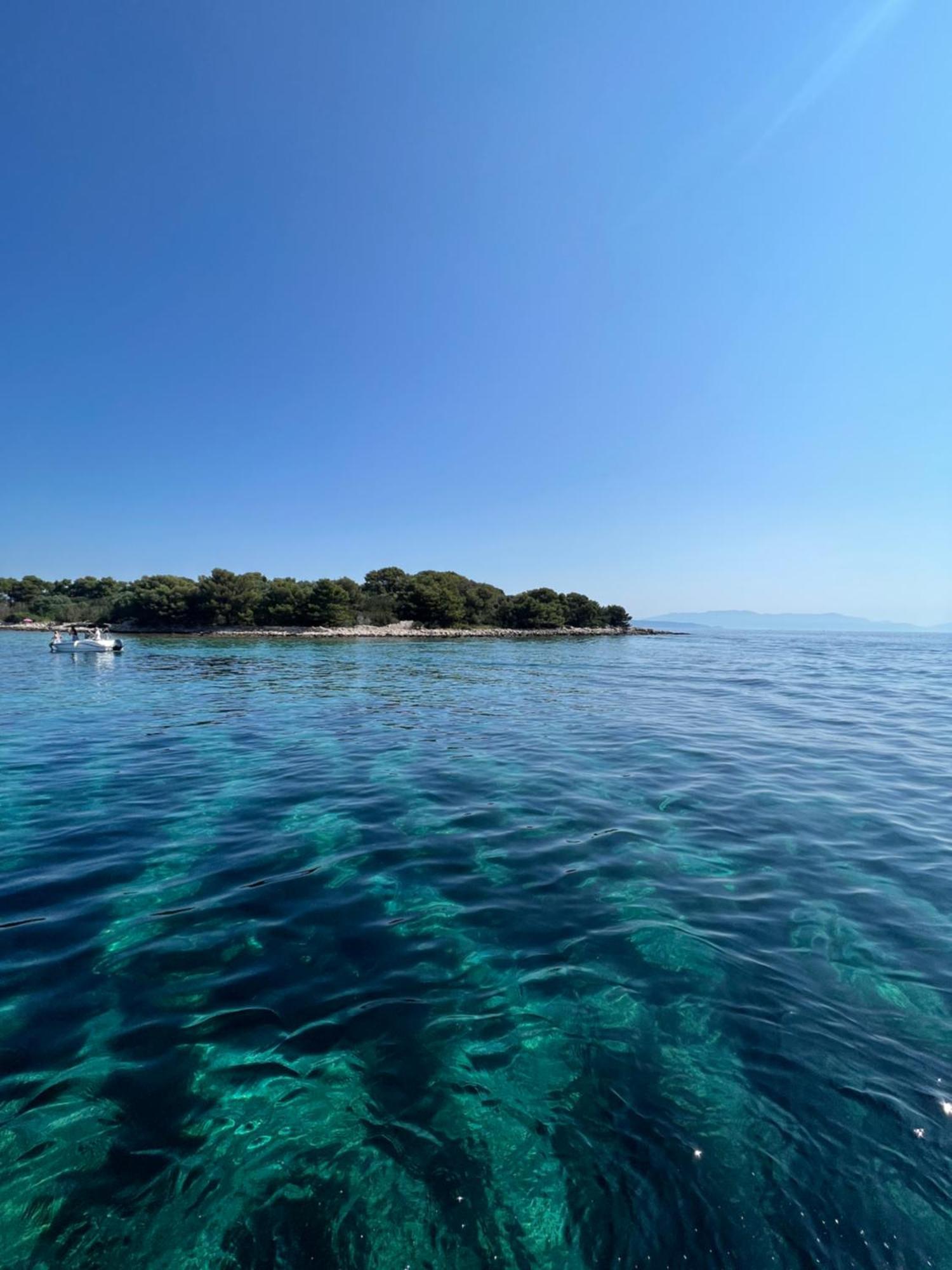 Vila Zrina - Apartmani Trogir Exteriör bild