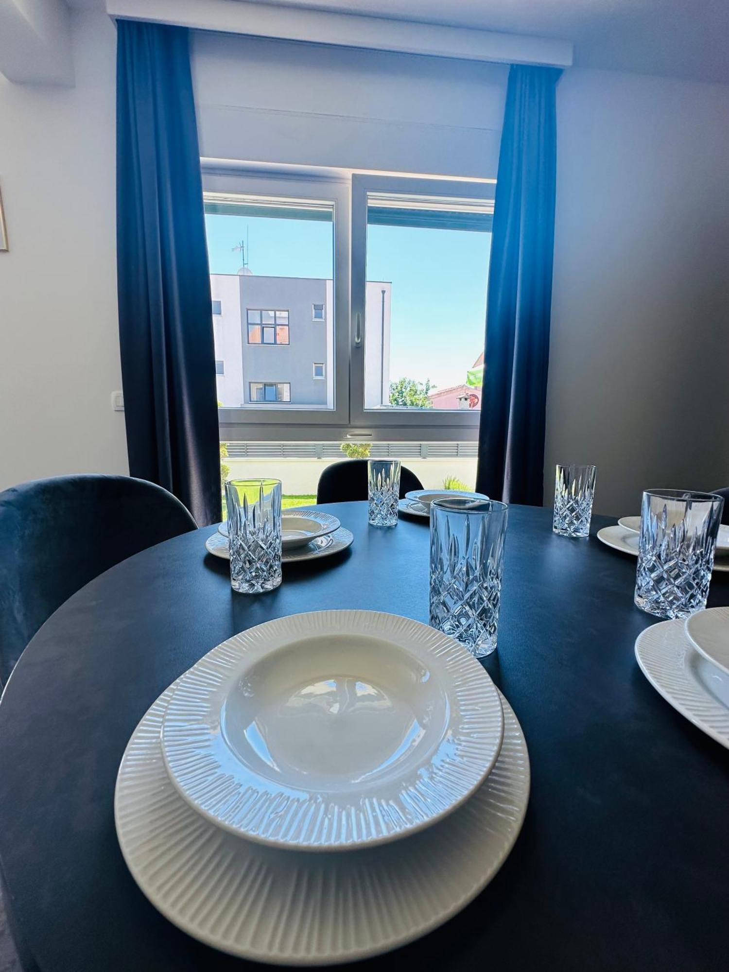 Vila Zrina - Apartmani Trogir Exteriör bild