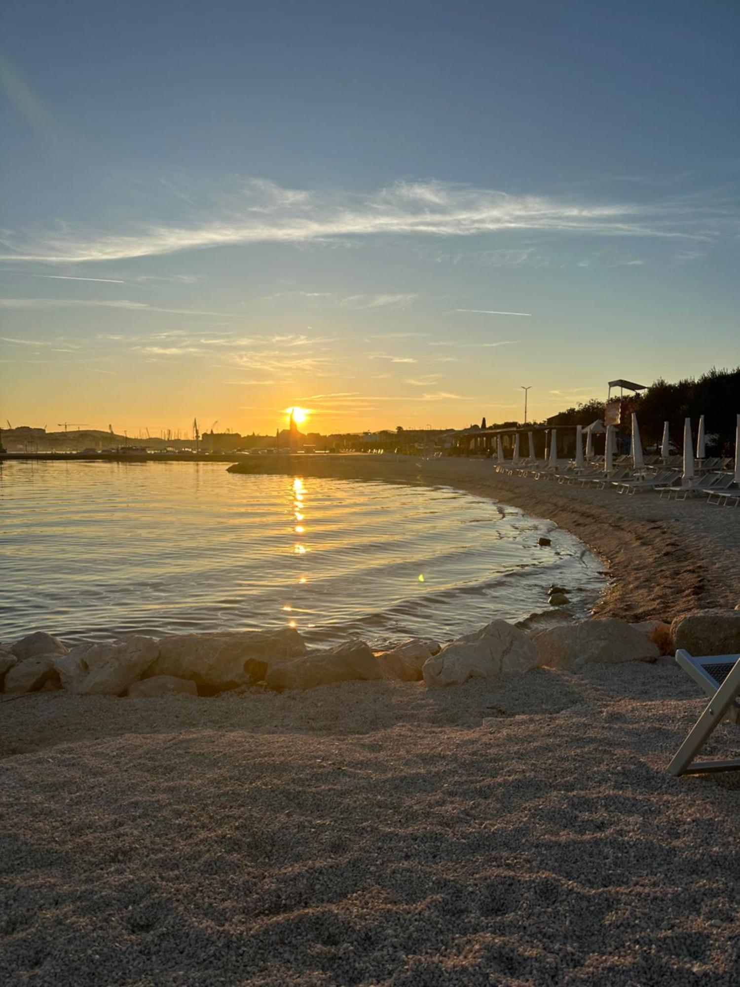 Vila Zrina - Apartmani Trogir Exteriör bild
