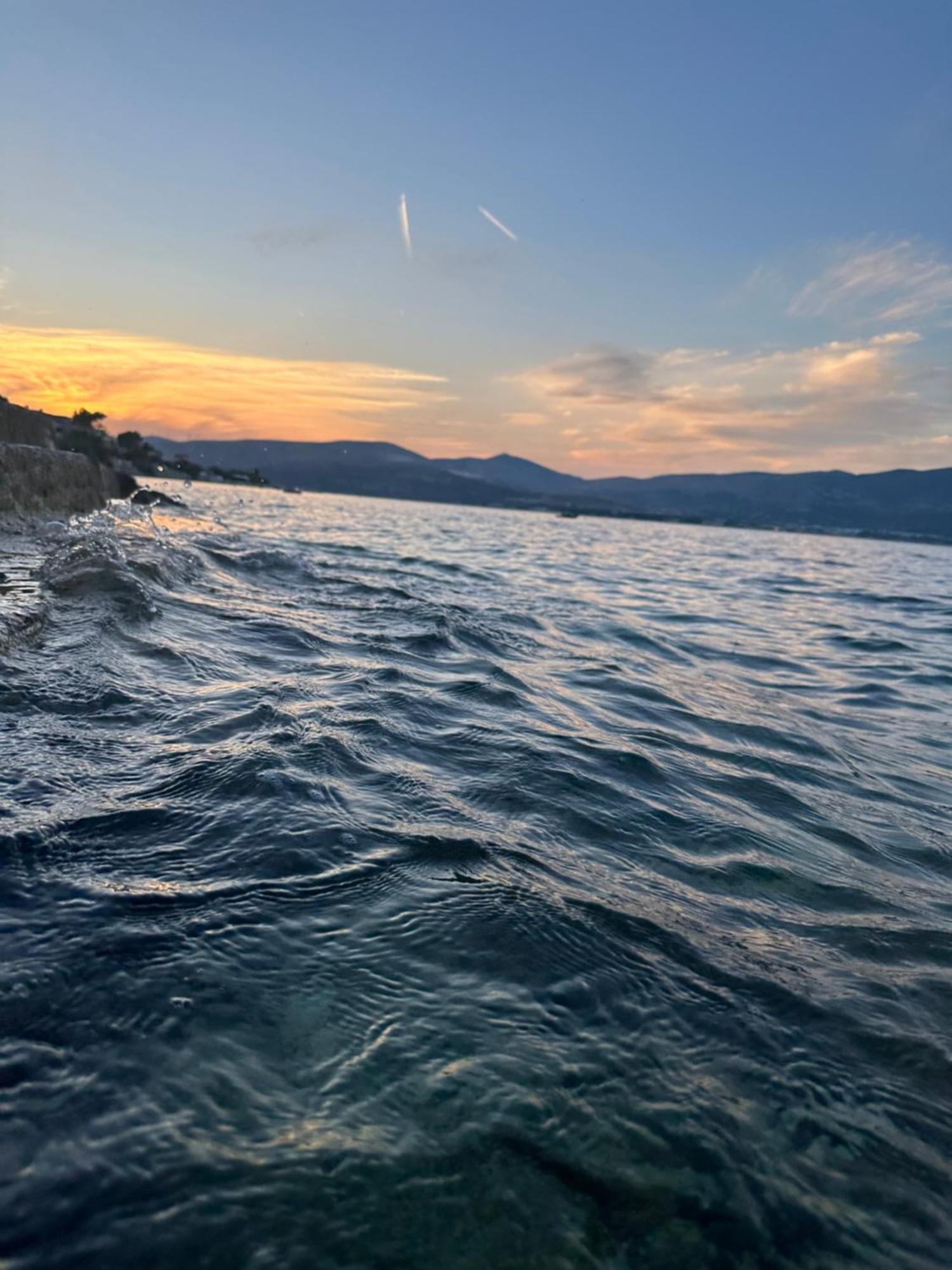 Vila Zrina - Apartmani Trogir Exteriör bild